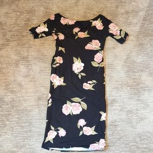 Maternity Rose Patterned Dress 🌹